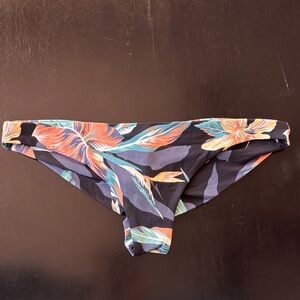 Roxy women’s printed beach classics- mini bikini bottom Size small